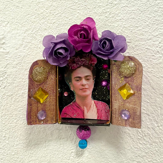Frida Box // Be more Frida violett flower power