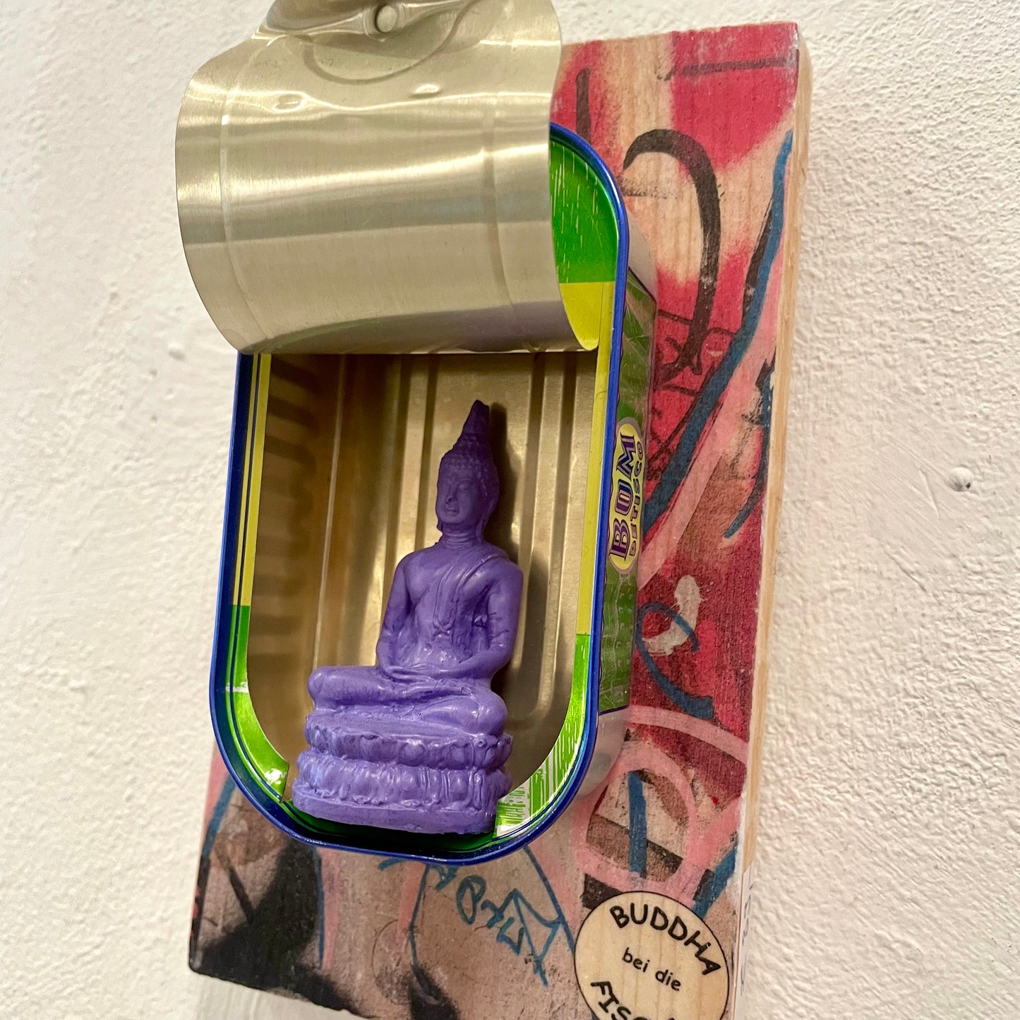 Buddha bei die Fische // violett / // Wandobjekt
