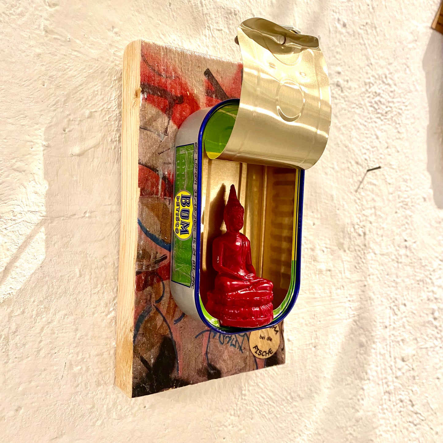 Buddha bei die Fische // rot // Wandobjekt