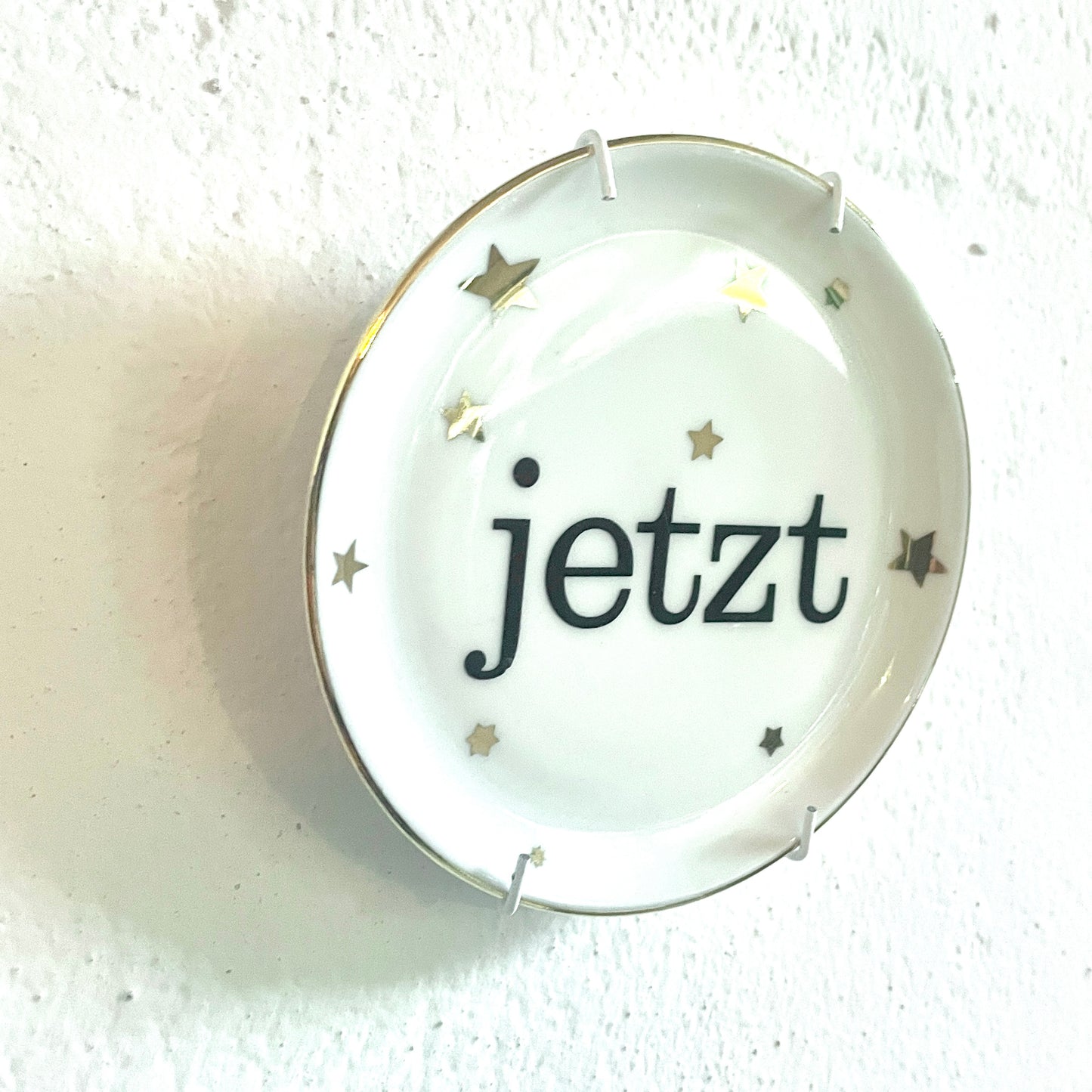 (Wandteller „ jetzt“ // Mini von Herr Fuchs (10 cm)