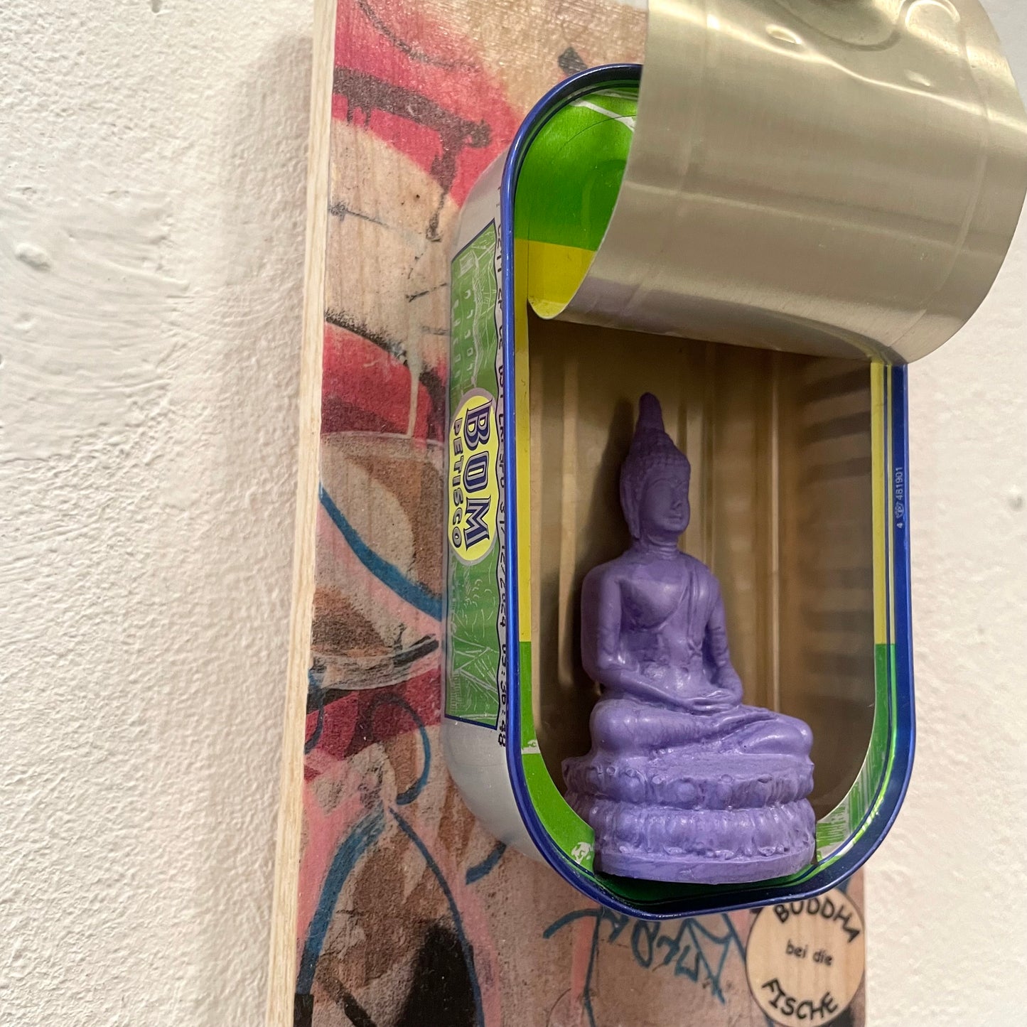Buddha bei die Fische // violett / // Wandobjekt
