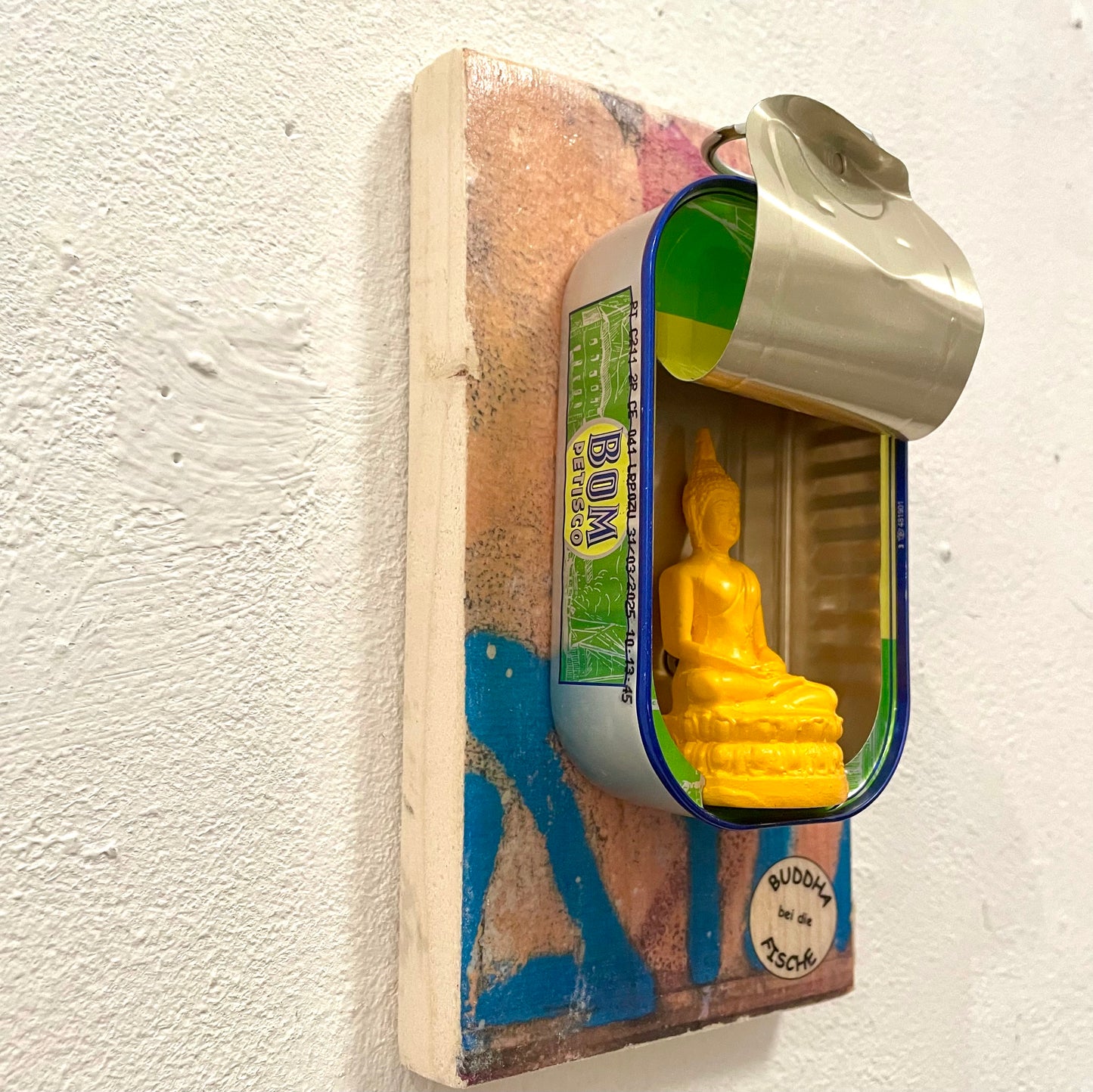 Buddha bei die Fische // orange gelb / // Wandobjekt