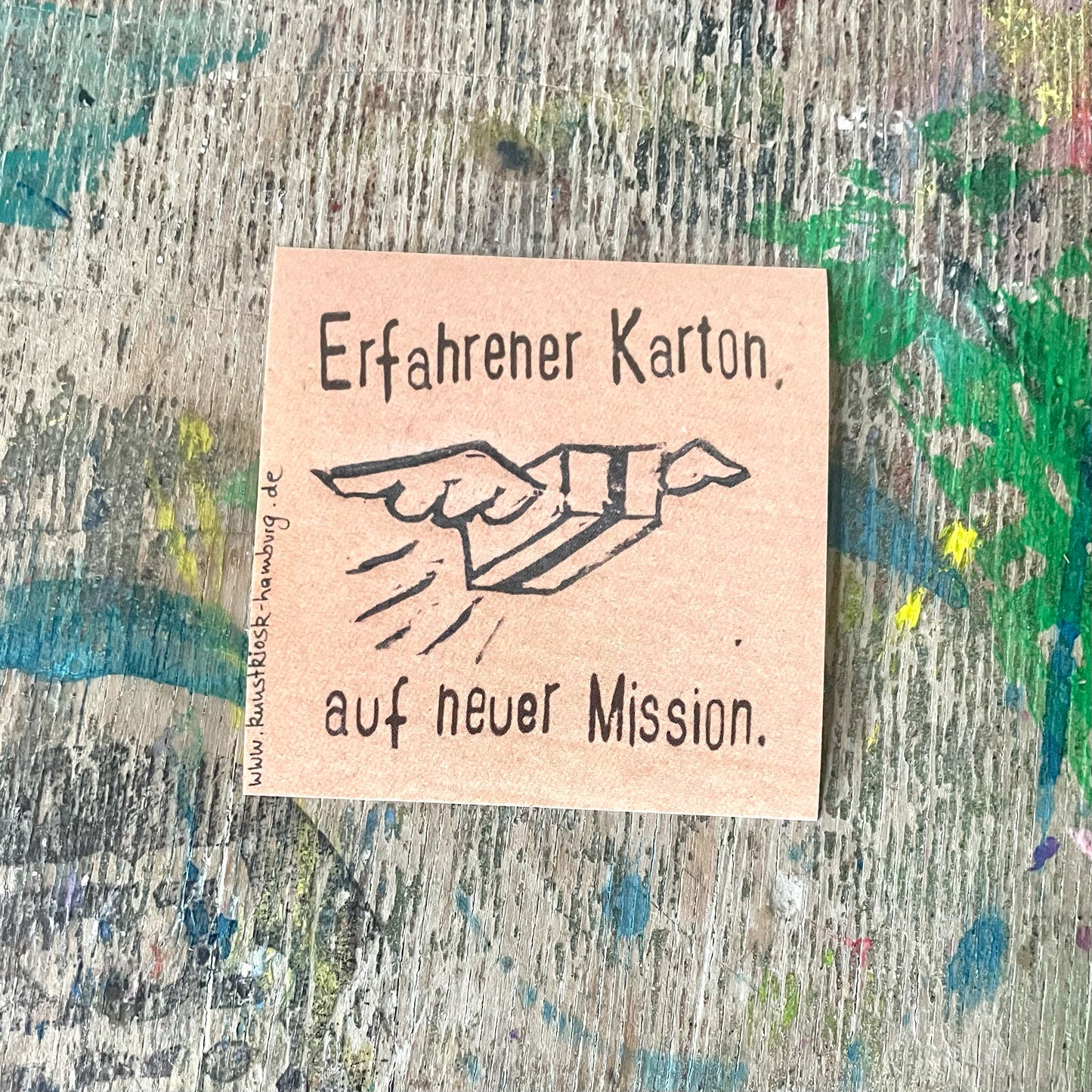 Aufkleber /Sticker “Erfahrener Karton auf neuer Mission”