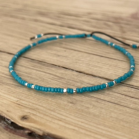 Perlenarmbändchen // von feinperlich blau-grün töne