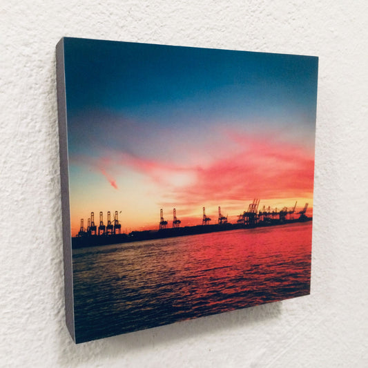 Hafenkräne Hamburg in Pink // kila Photography