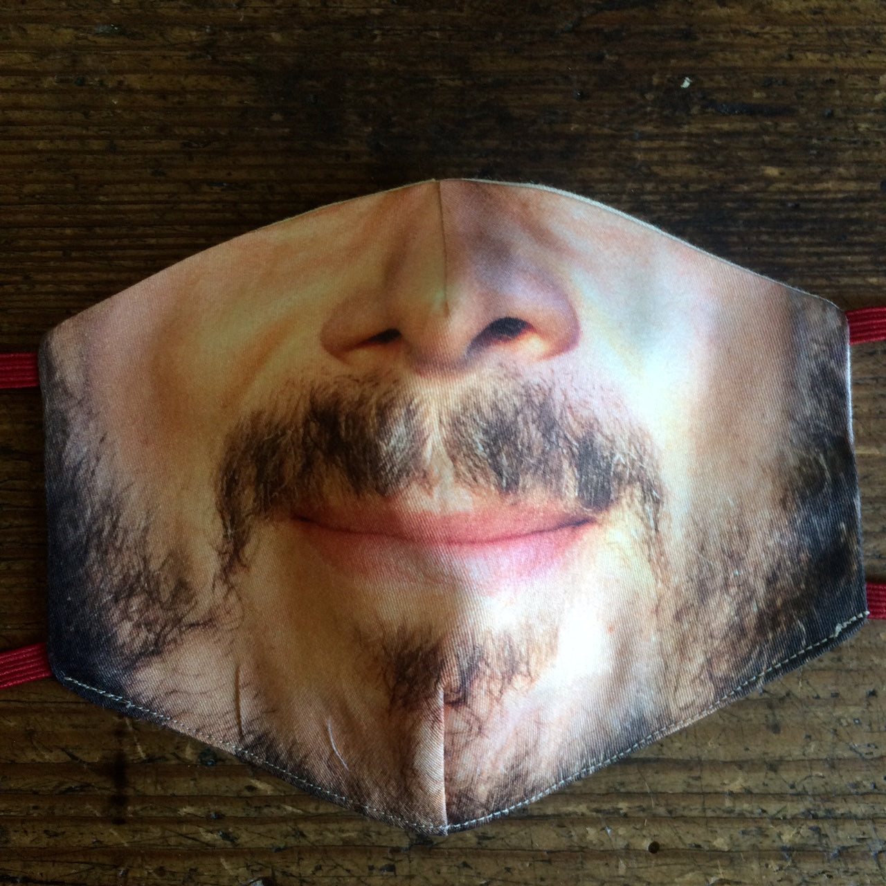 Gesichtsmaske Mann