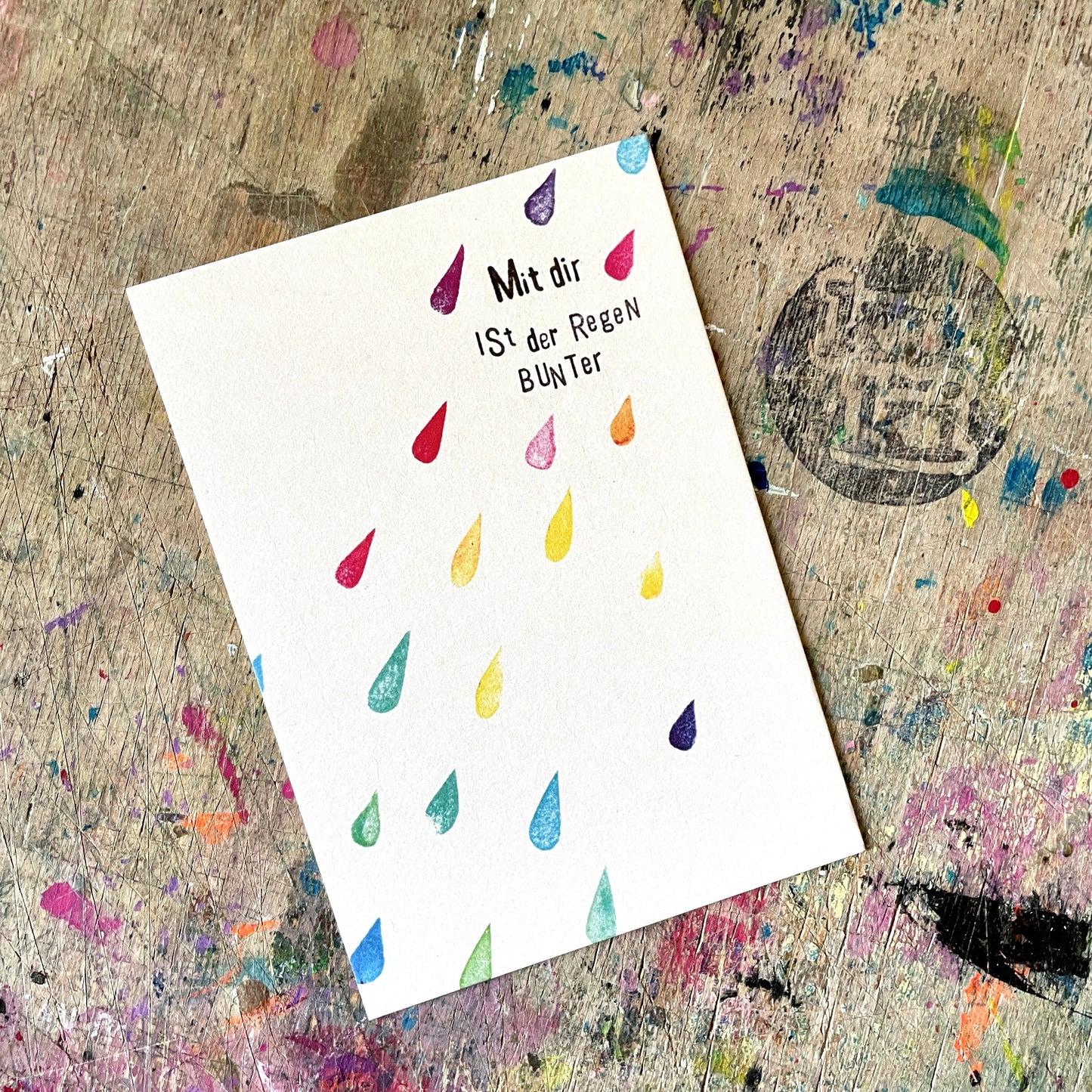 kuki Postkarte „Mit dir ist Regen bunter“