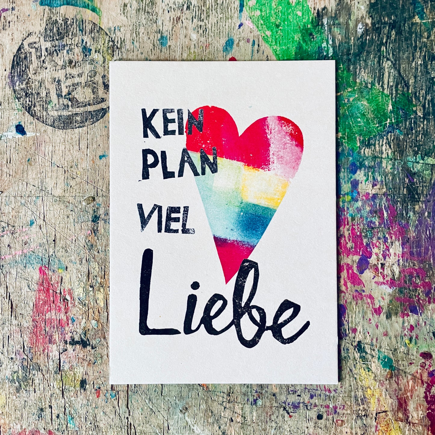 „keinen Plan viel Liebe“ (buntes Herz) kuki Postkarte
