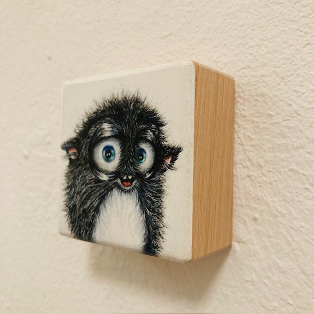 „Hellou" (mini) by Maddesign.hh // MonStarZ auf Holz