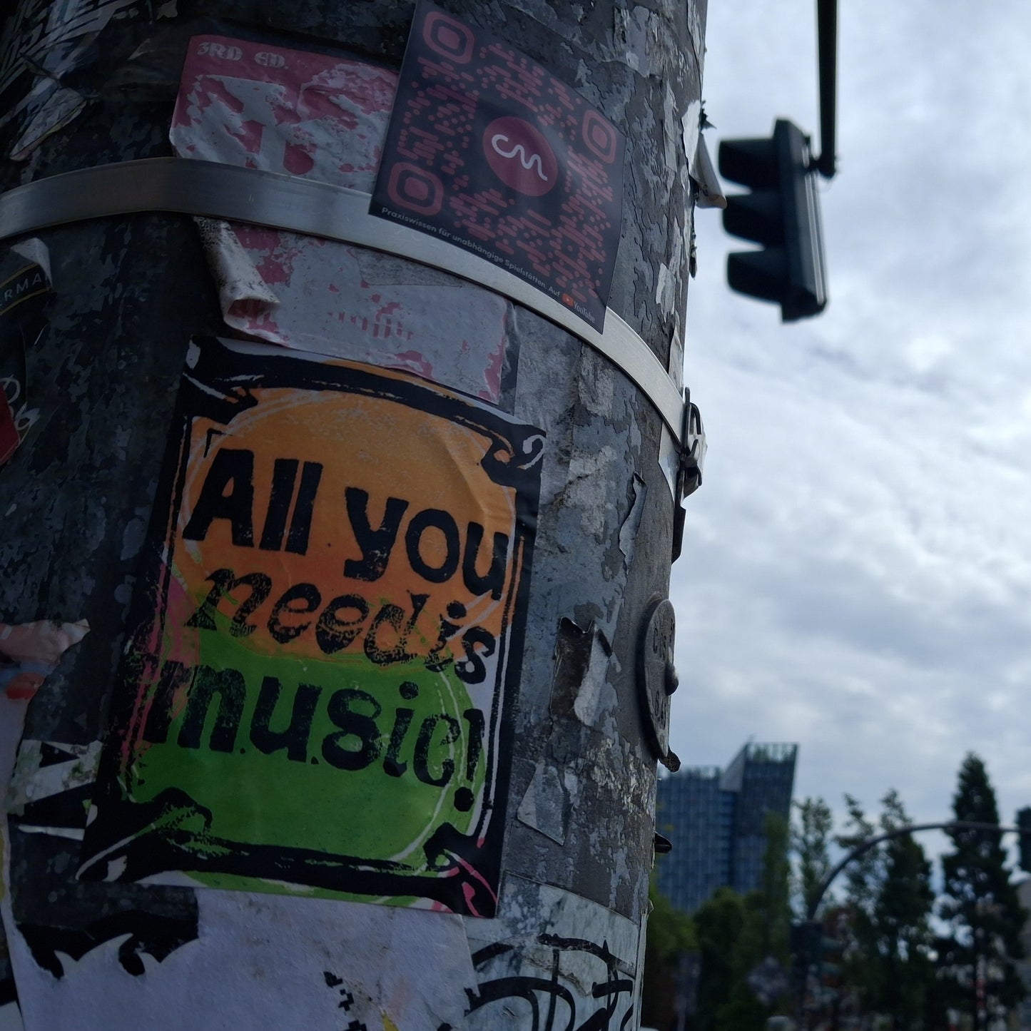 Aufkleber inafortepiano design // All you need is music!
